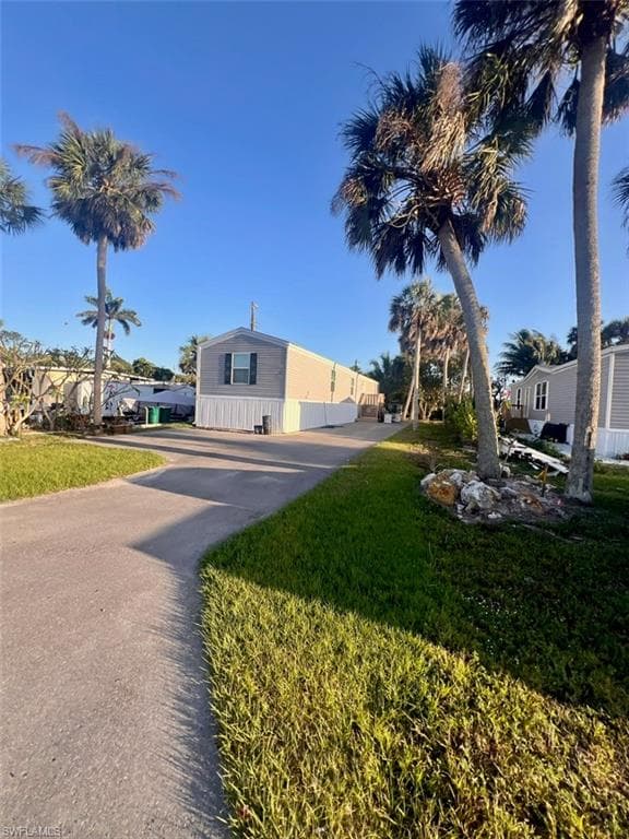 4 Henderson Dr, Naples, FL 34114-22