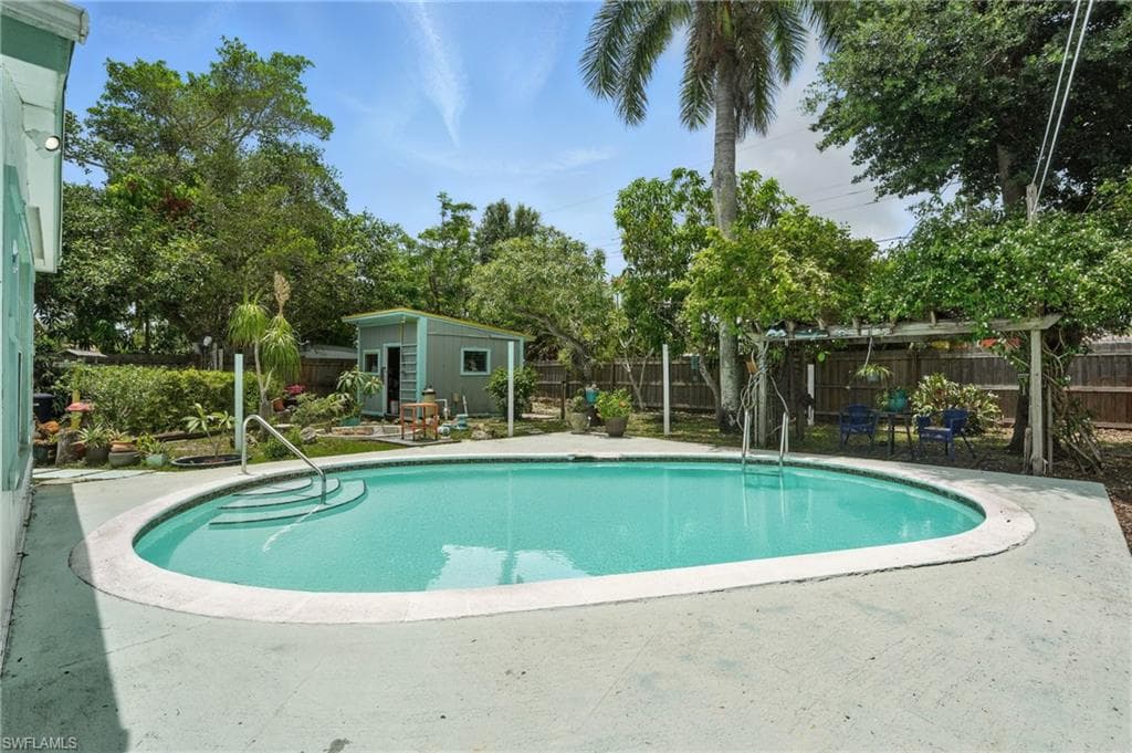 4011 Coconut Cir S, Naples, FL 34104-28