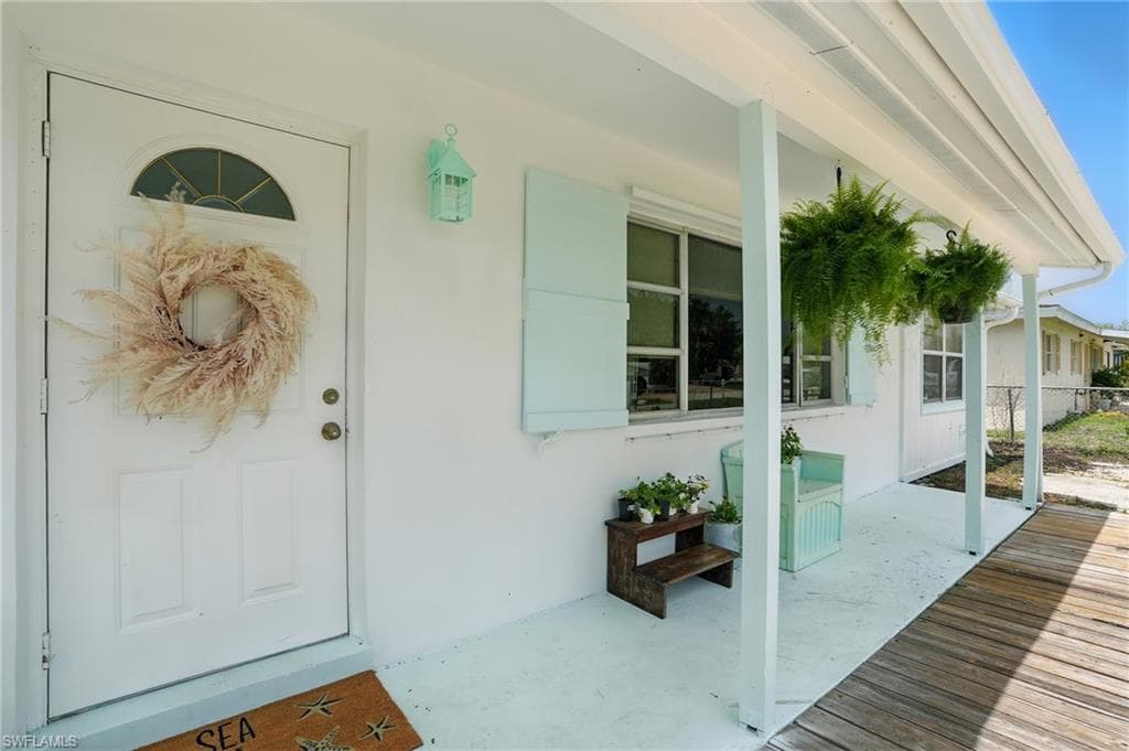 4011 Coconut Cir S, Naples, FL 34104-3