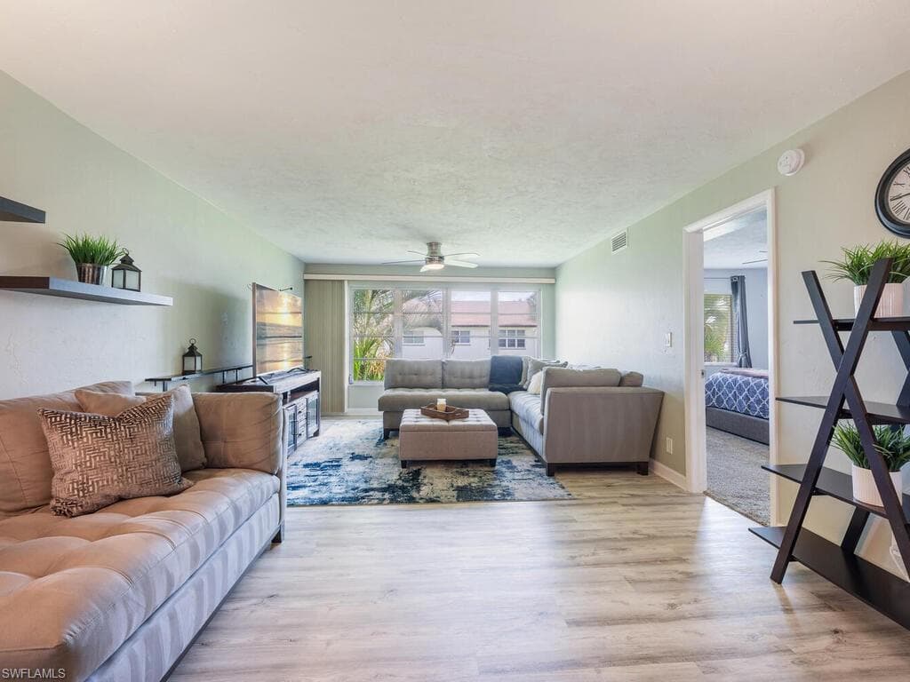 3603 Arctic Cir 402, Naples, FL 34112-10