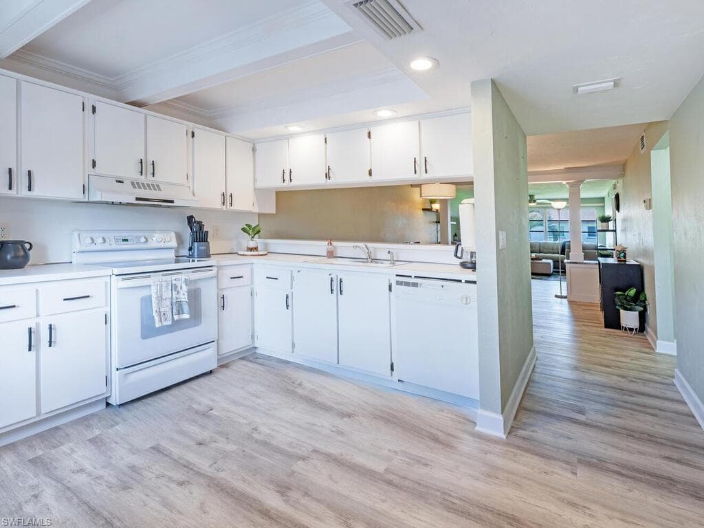 3603 Arctic Cir 402, Naples, FL 34112-3