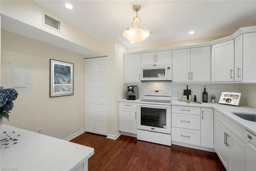 4160 Crayton Rd A8, Naples, FL 34103-13