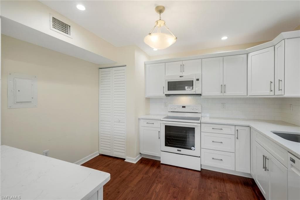 4160 Crayton Rd A8, Naples, FL 34103-17