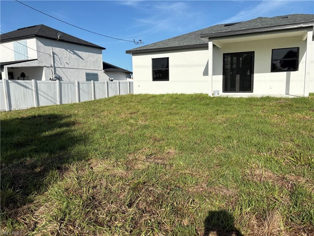 2013 15th Pl, Cape Coral, FL 33909-4