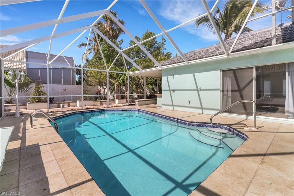 1145 Jardin Dr, Naples, FL 34104-26