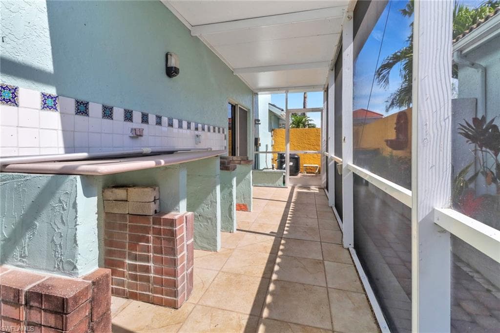 1145 Jardin Dr, Naples, FL 34104-27