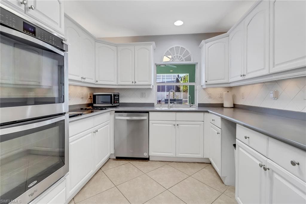 1145 Jardin Dr, Naples, FL 34104-5