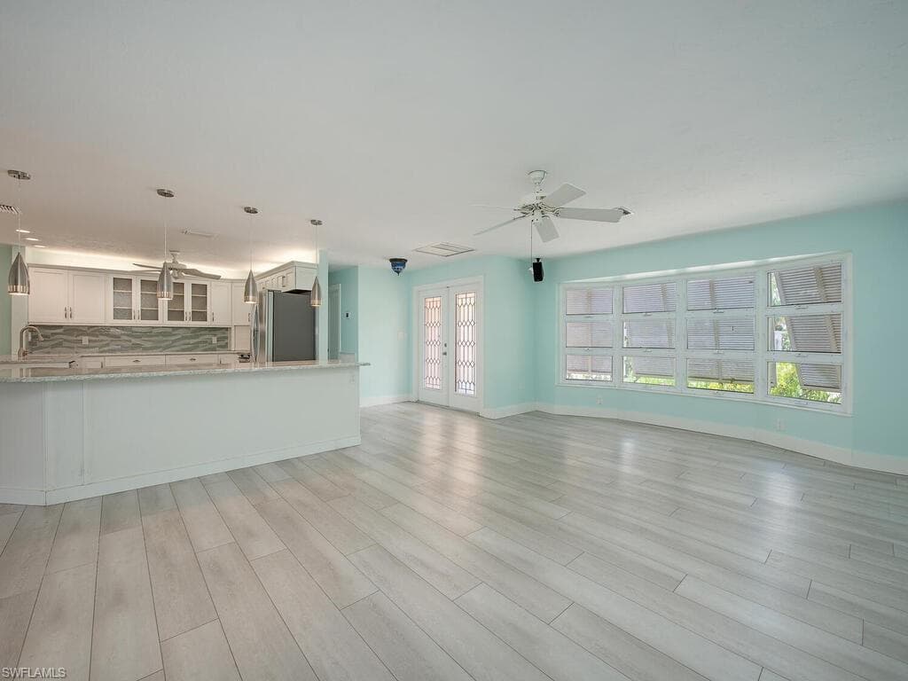 1486 13th Ave N, Naples, FL 34102-9