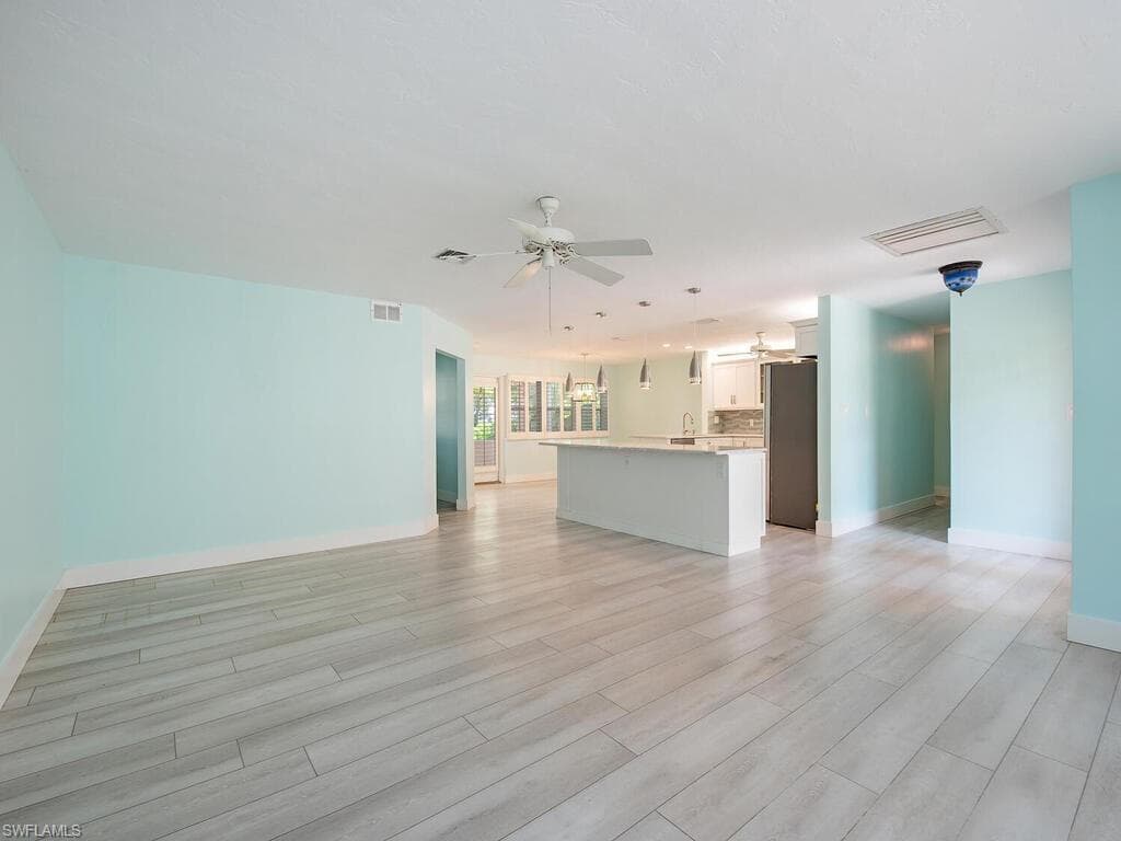 1486 13th Ave N, Naples, FL 34102-10