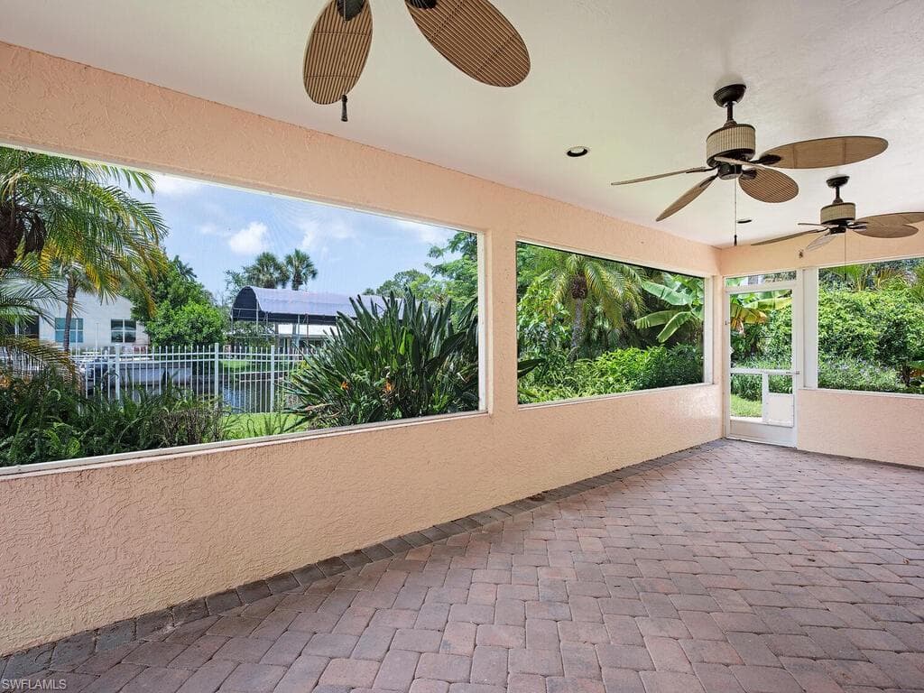 1486 13th Ave N, Naples, FL 34102-15