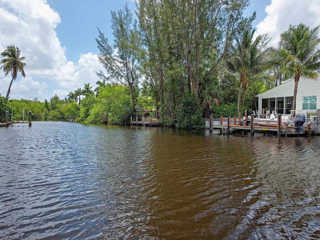 1486 13th Ave N, Naples, FL 34102-16