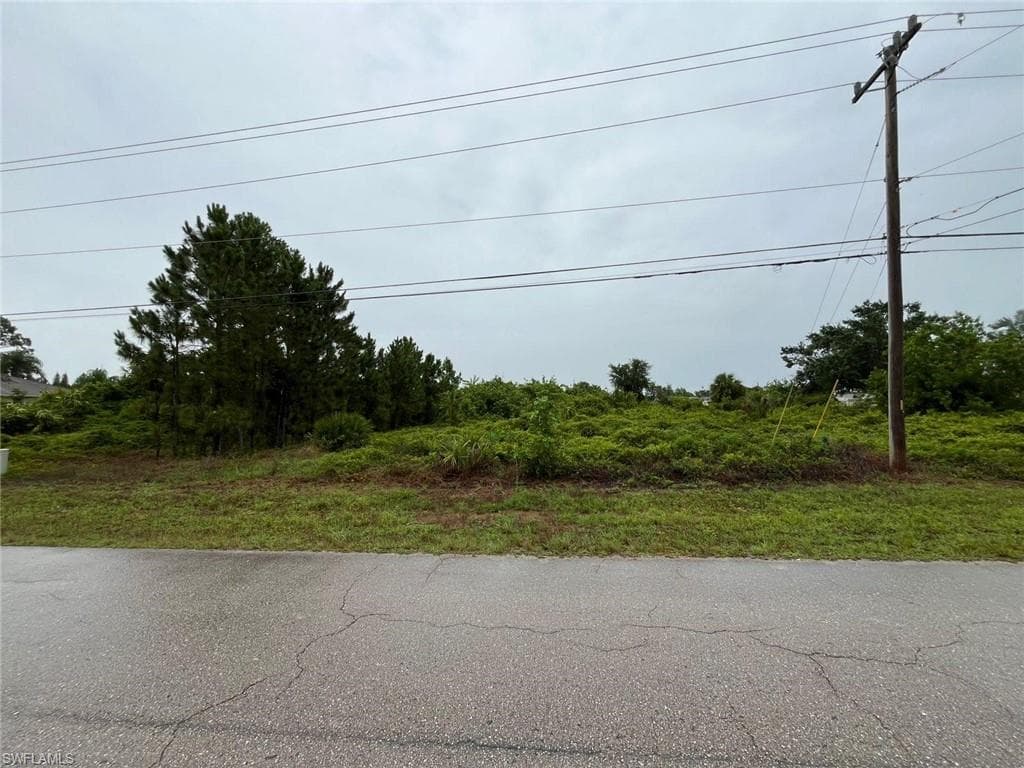 731 Bently St E, Lehigh Acres, FL 33974-2