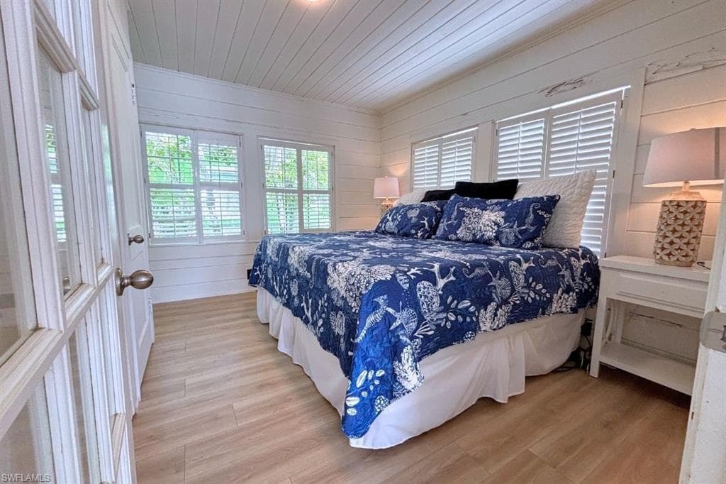 1012 Ridge St, Naples, FL 34103-17