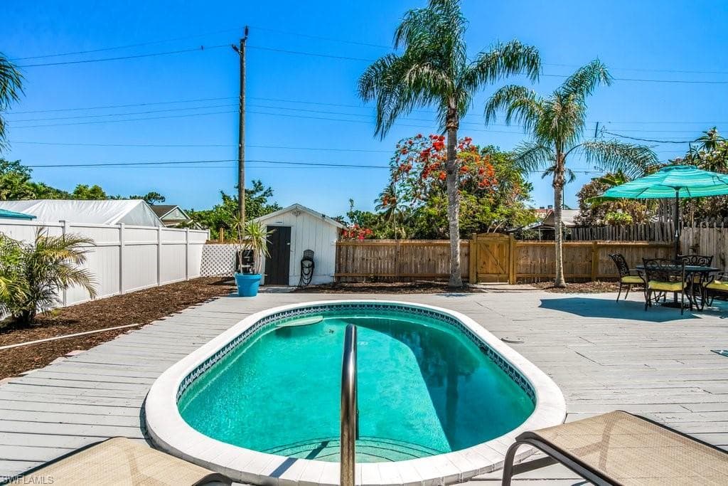 1012 Ridge St, Naples, FL 34103-28