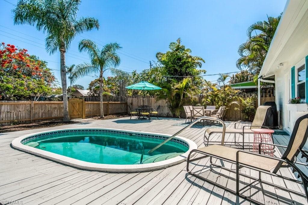 1012 Ridge St, Naples, FL 34103-32