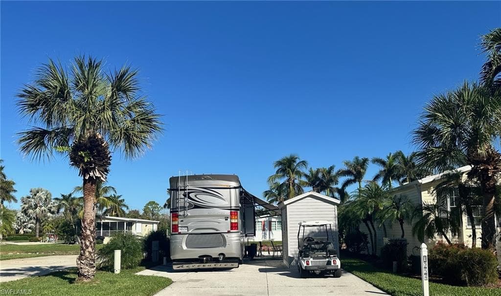 1254 Silver Lakes Blvd, Naples, FL 34114-1