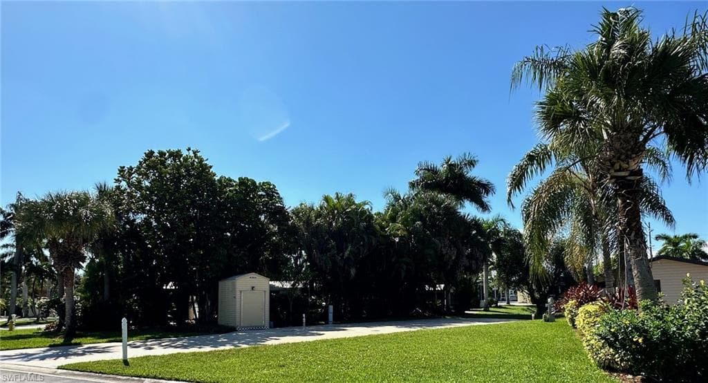 1313 Nickel Lake Pt, Naples, FL 34114-4
