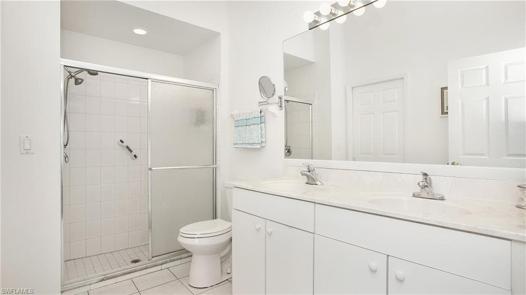 7805 Woodbrook Cir 3003, Naples, FL 34104-18