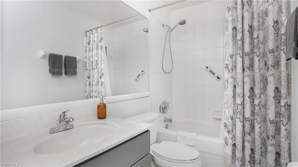 7805 Woodbrook Cir 3003, Naples, FL 34104-20