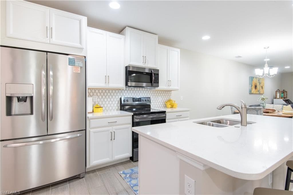 14727 Edgewater Cir, Naples, FL 34114-10