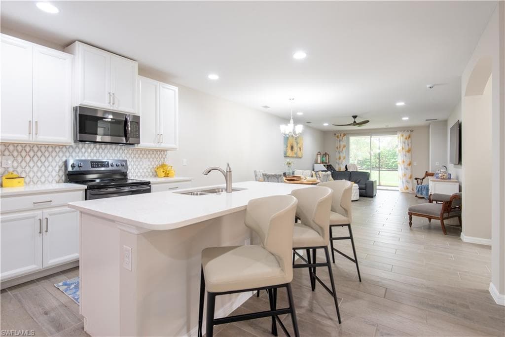 14727 Edgewater Cir, Naples, FL 34114-16