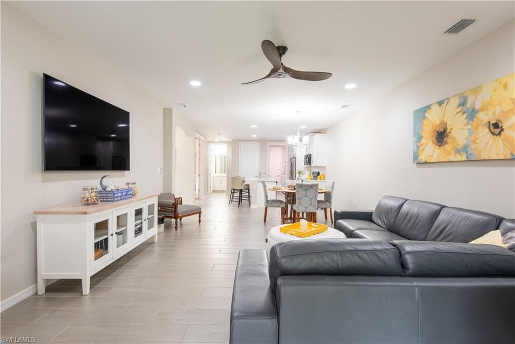 14727 Edgewater Cir, Naples, FL 34114-29
