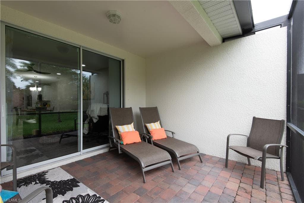 14727 Edgewater Cir, Naples, FL 34114-36