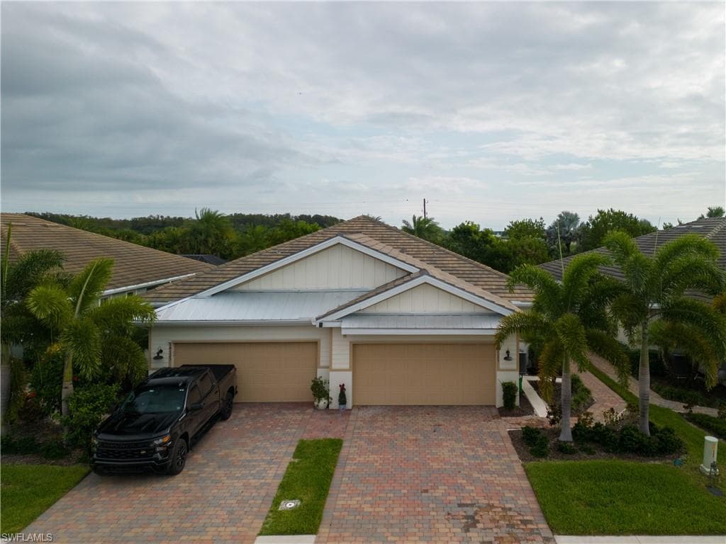 14727 Edgewater Cir, Naples, FL 34114-38