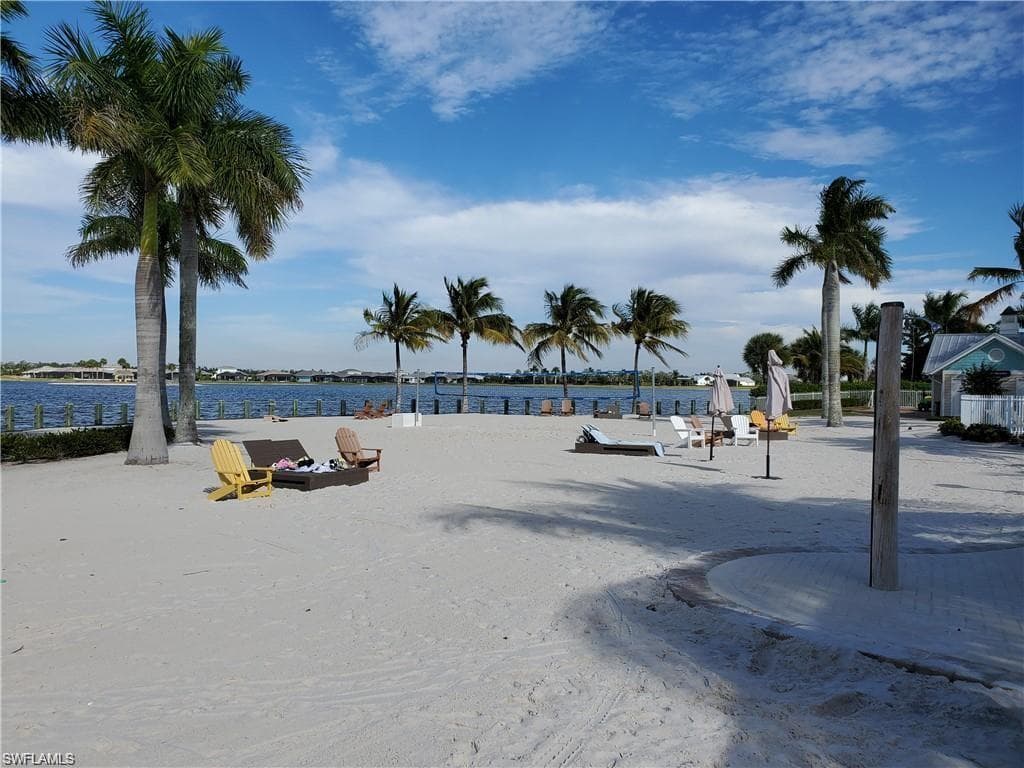 14727 Edgewater Cir, Naples, FL 34114-43