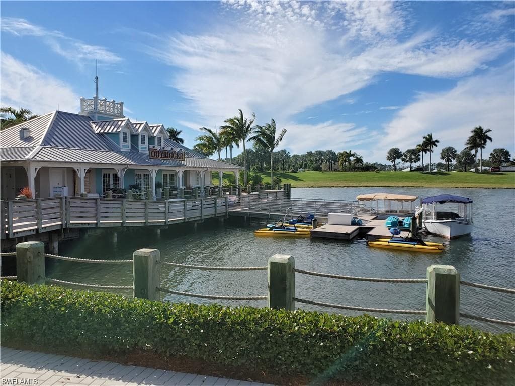 14727 Edgewater Cir, Naples, FL 34114-47