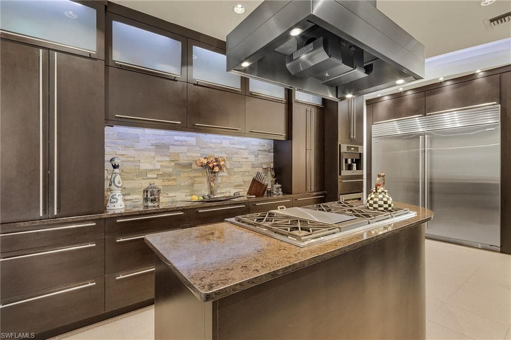 364 Logan Blvd S, Naples, FL 34119-15