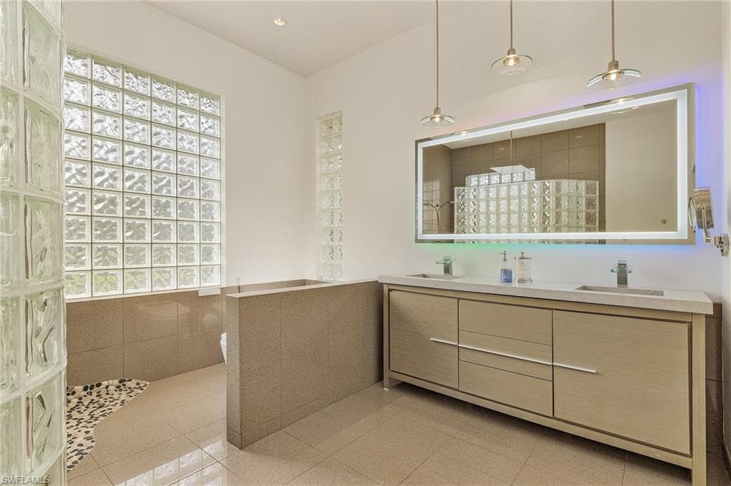 364 Logan Blvd S, Naples, FL 34119-27