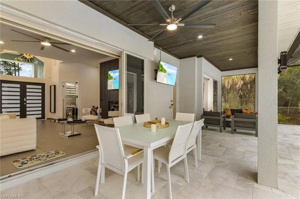 364 Logan Blvd S, Naples, FL 34119-29