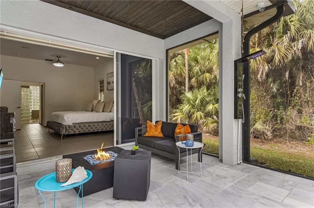 364 Logan Blvd S, Naples, FL 34119-30