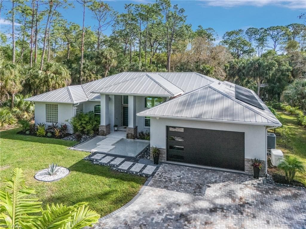 364 Logan Blvd S, Naples, FL 34119-3