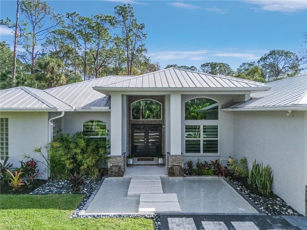 364 Logan Blvd S, Naples, FL 34119-47