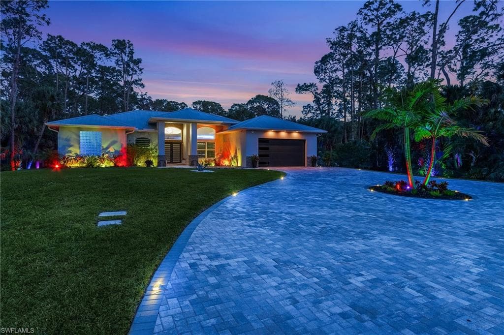 364 Logan Blvd S, Naples, FL 34119-4