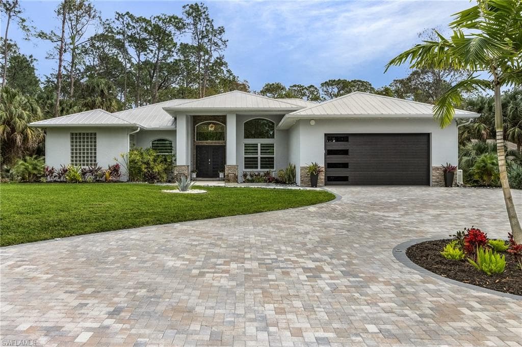 364 Logan Blvd S, Naples, FL 34119-6
