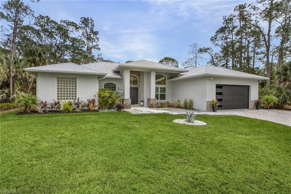 364 Logan Blvd S, Naples, FL 34119-7