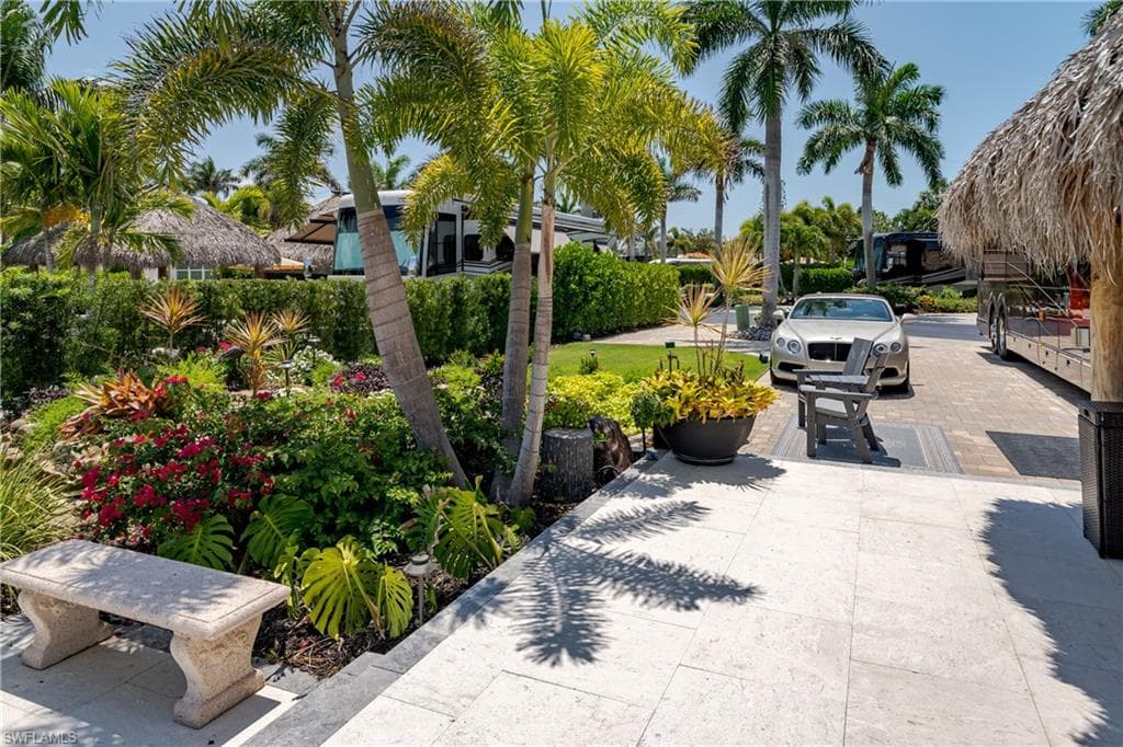 13464 Snook Cir, Naples, FL 34114-20