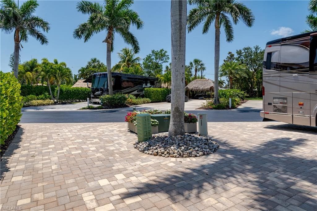 13464 Snook Cir, Naples, FL 34114-26
