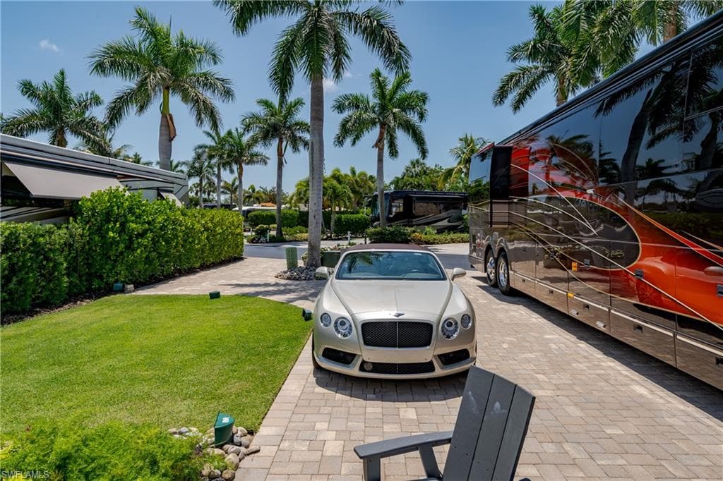 13464 Snook Cir, Naples, FL 34114-29