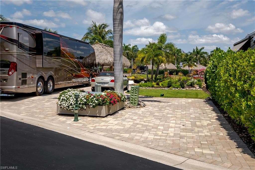 13464 Snook Cir, Naples, FL 34114-35