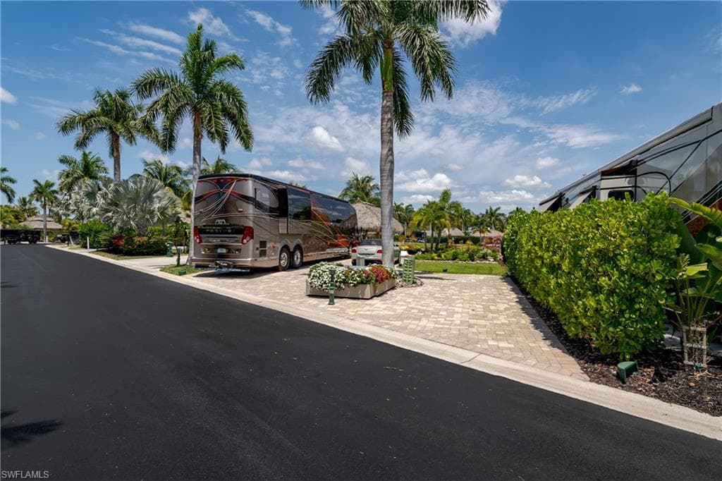 13464 Snook Cir, Naples, FL 34114-36