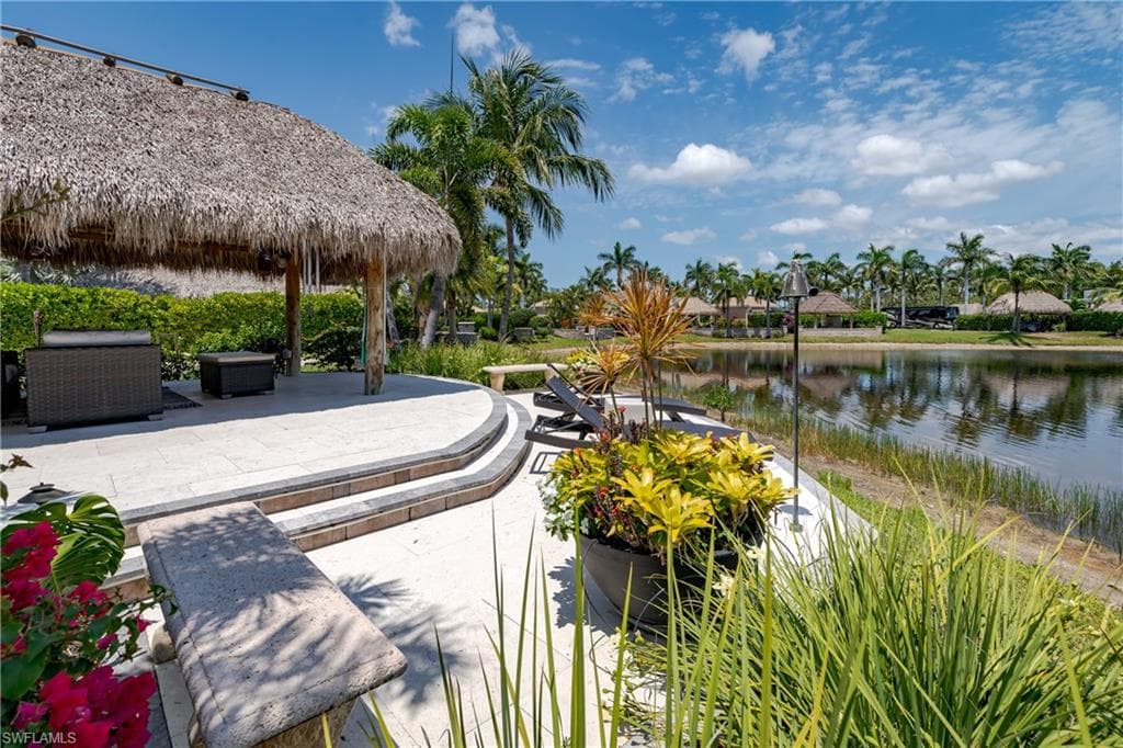 13464 Snook Cir, Naples, FL 34114-8