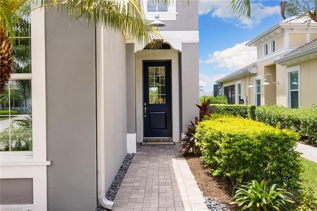 6912 Cay Ct, Naples, FL 34113-3