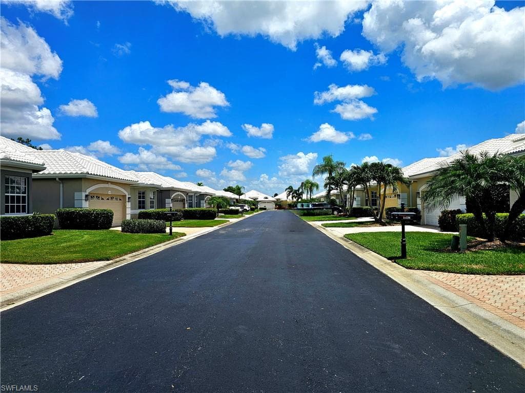 19343 Silver Oak Dr, Estero, FL 33967-9