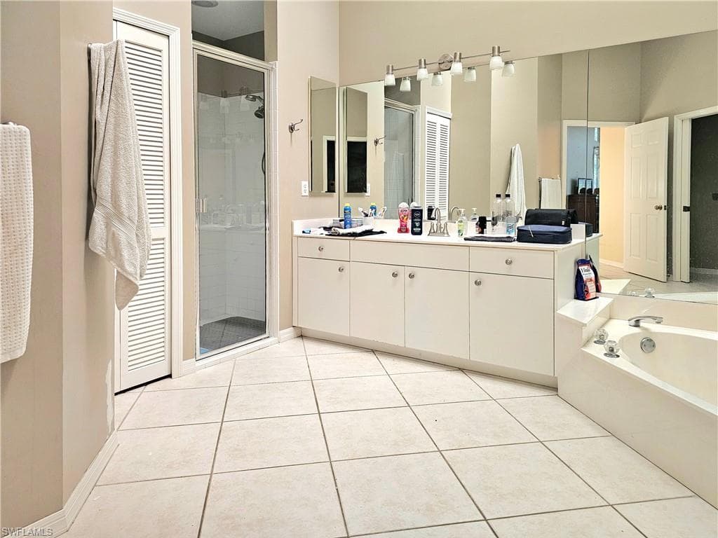 19343 Silver Oak Dr, Estero, FL 33967-31