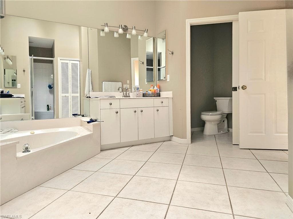19343 Silver Oak Dr, Estero, FL 33967-32