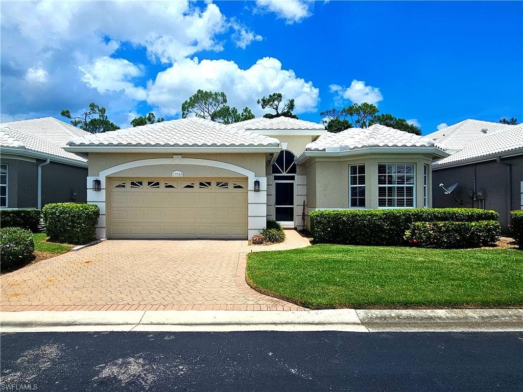 19343 Silver Oak Dr, Estero, FL 33967-3